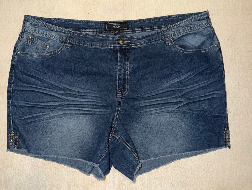 Cato women’s raw hem blue jeans short with studded on side split